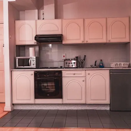 Windsor Place Apartment